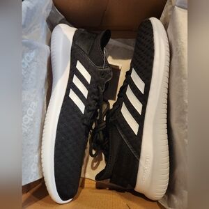 NWT Women's Adidas CF QTFLEX Size 8.5